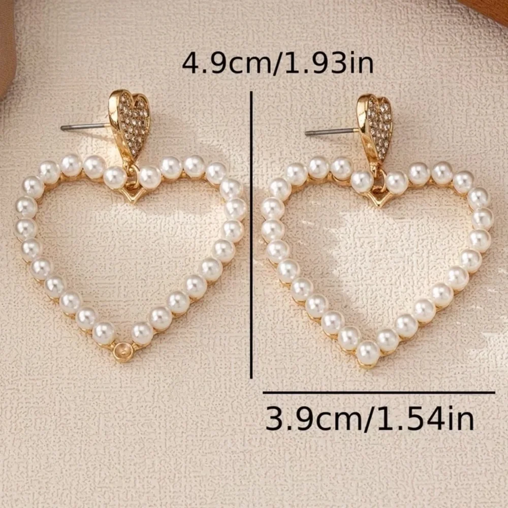 NEW Elegant Romantic Gold and Pearl Heart Earrings. Cute Heart earrings 🤍 - Picture 5 of 5